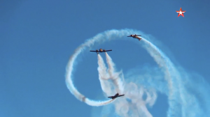 Бомбическое видео: летчики репетируют новую фигуру высшего пилотажа «Пропеллер»