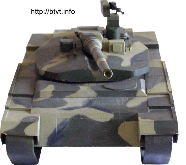 Деревянный макет танка «Объект 490А» вид спереди