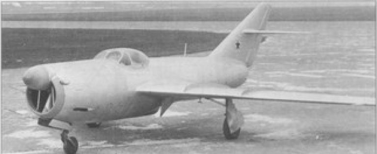 снимок прототипа истребителя-перехватчика И-320, взятых из книги Р. А, Белякова и Ж. Мармена. Просто для сравнения…