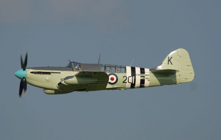 Многоцелевой истребитель-бомбардировщик Fairey Firefly