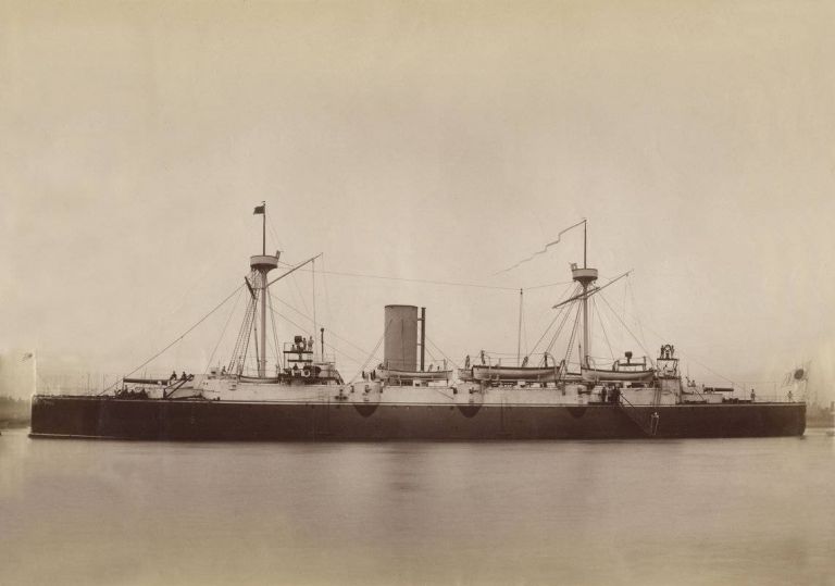 Японский бронепалубный крейсер «Нанива, 1887 г.