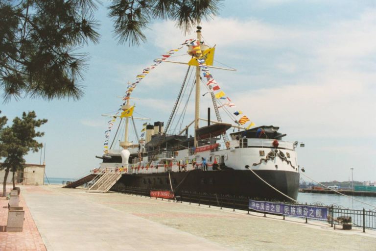 Сегодня броненосец «Динъюань» (флагман адмирала Дин Жучана) является популярным в Китае кораблем-музеем. Причем, построенным заново от киля и до верхушек мачт.