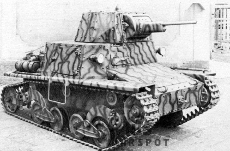 Финальный прототип, минимально отличавшийся от серийного танка. 20-мм автоматическая пушка Breda 35 к моменту запуска танка в серию была уже явно слабовата