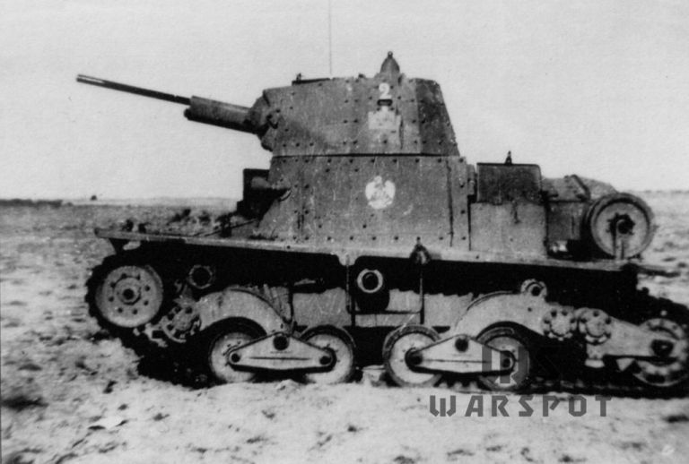 Один из первых L 6-40 в Северной Африке, 1942 год. Результаты боевого применения этих танков оказались противоречивыми