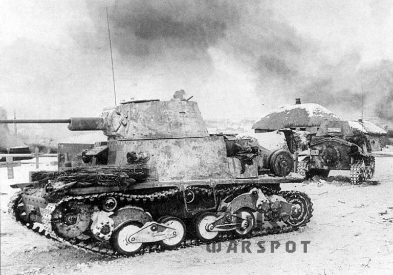 Танк штаба 67-го батальона берсальеров, уничтоженный в ходе операции «Малый Сатурн» под Сталинградом. Машина имела регистрационный номер 4050