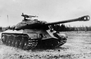 Второй образец улучшенного «Кировца-1» на НИБТ Полигоне, март 1945 года