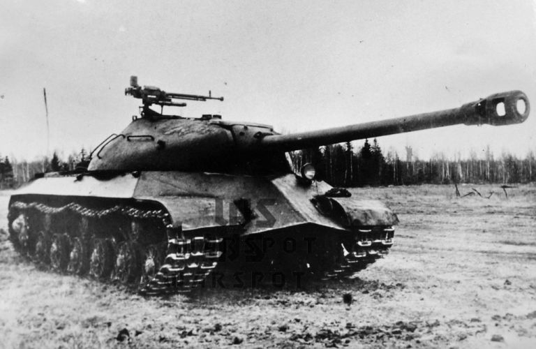 Второй образец улучшенного «Кировца-1» на НИБТ Полигоне, март 1945 года