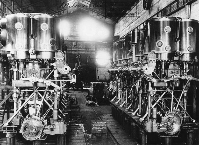 Паровые машины однотипного крейсера «Милуоки» перед установкой. Верфь Union Iron Works, Сан-Франциско, 1904 год