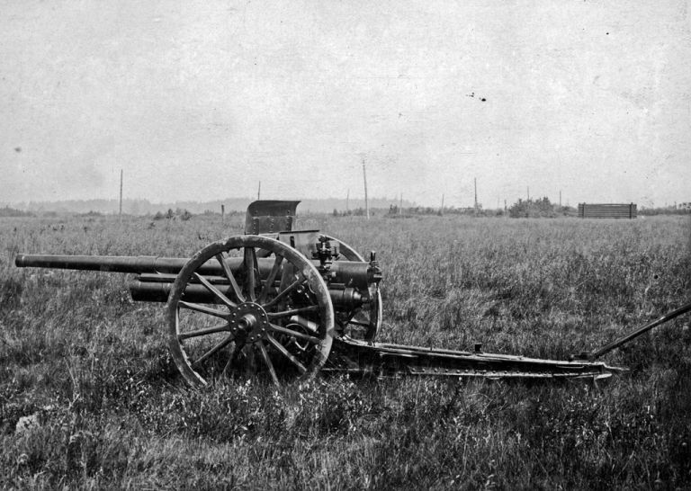 76-мм пушка образца 1902/30 годов — основа советской дивизионной артиллерии межвоенного периода. Орудие хорошо справлялось и с ролью противотанкового средства, но скорость перевозки была крайне низкой