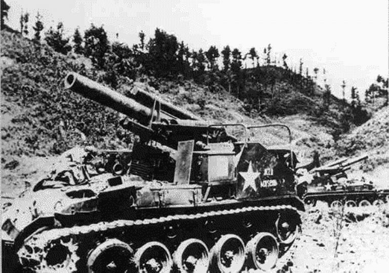 Захваченные китайскими войсками САУ из состава 92-го дивизиона самоходной полевой артиллерии