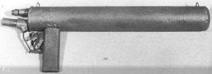 Попаданцу в копилку: Одноразовый огнемет "Einstoßflammenwerfer 44".