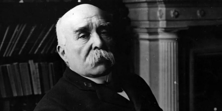 На фото: Жорж Бенжамен Клемансо. Премьер-министр Франции 1917-1920 г.г. и один из организаторов Гражданской войны в России.
