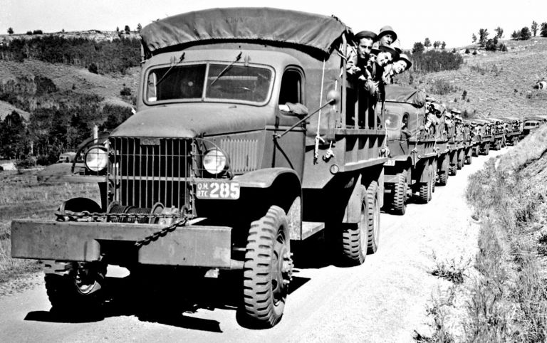 Главное достижение компании GMC периода Второй мировой – длиннобазный грузовик CCKW-353