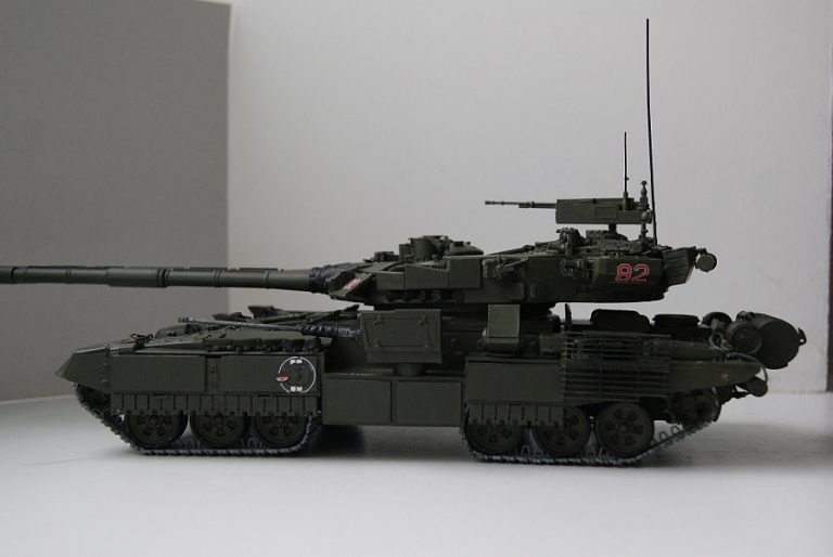 Советский танк пятого поколения 90-х годов. Т-145 (Объект 145) "Молот"