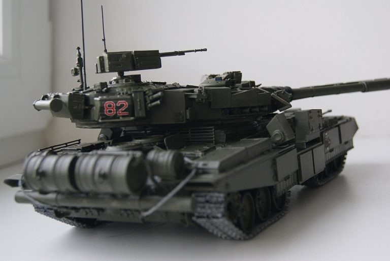 Советский танк пятого поколения 90-х годов. Т-145 (Объект 145) "Молот"