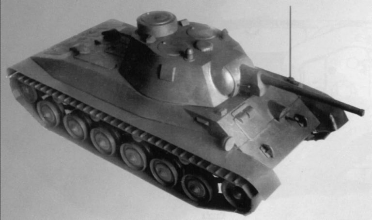Деревянный макет Т-34М, изготовленный к 20 марта 1941 года