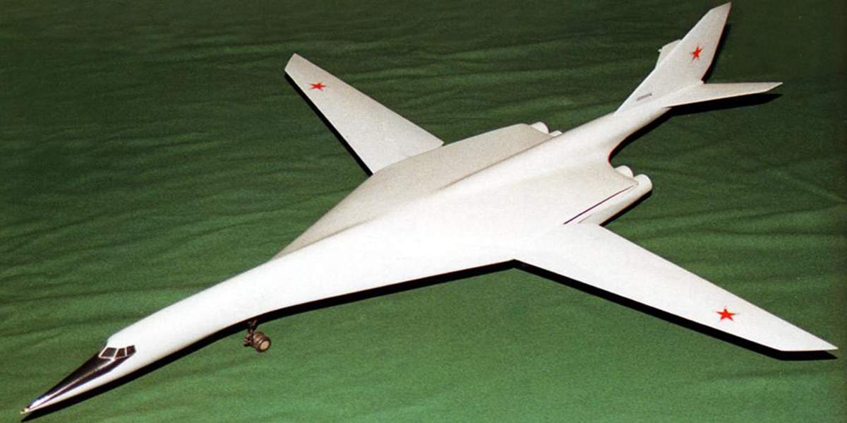 El proyecto del bombardero M-18, una conexión familiar con el Tu-160 es visible a simple vista