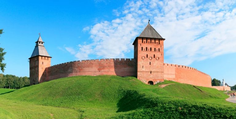 Новгородский детинец (также Новгородский кремль) — крепость Великого Новгорода.