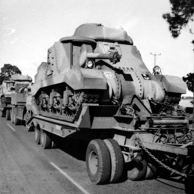 «Грант» на прицепе танкового транспортёра