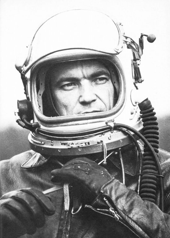 один из самых опытных летчиков-испытателей ОКБ МиГ Герой Советского Союза Пётр Остапенко установил много мировых рекордов на самолетах ОКБ Микояна