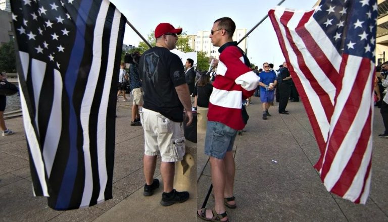 Что означает чёрный флаг США с синей полоской (и почему его стали ненавидеть в Америке)
