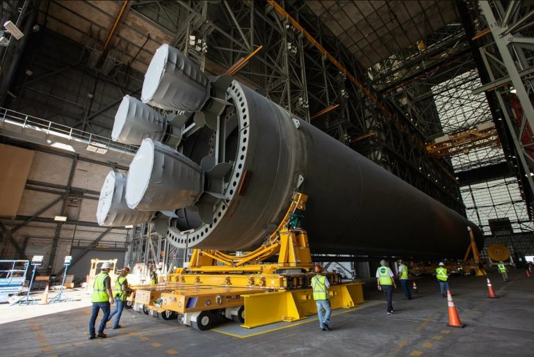 гигант SLS от Boeing