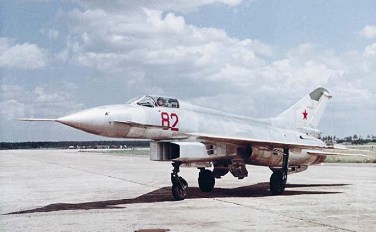 Опытный реактивный истребитель Е-8 конструкции Микояна и Гуревича. СССР