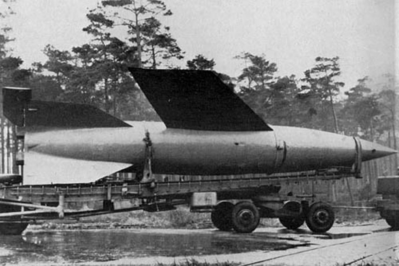 Крылатая ракета фау. ФАУ-1 И ФАУ-2. ФАУ-2 Крылатая ракета. ФАУ 1 ФАУ 2 Германия. ФАУ-1 баллистическая ракета.