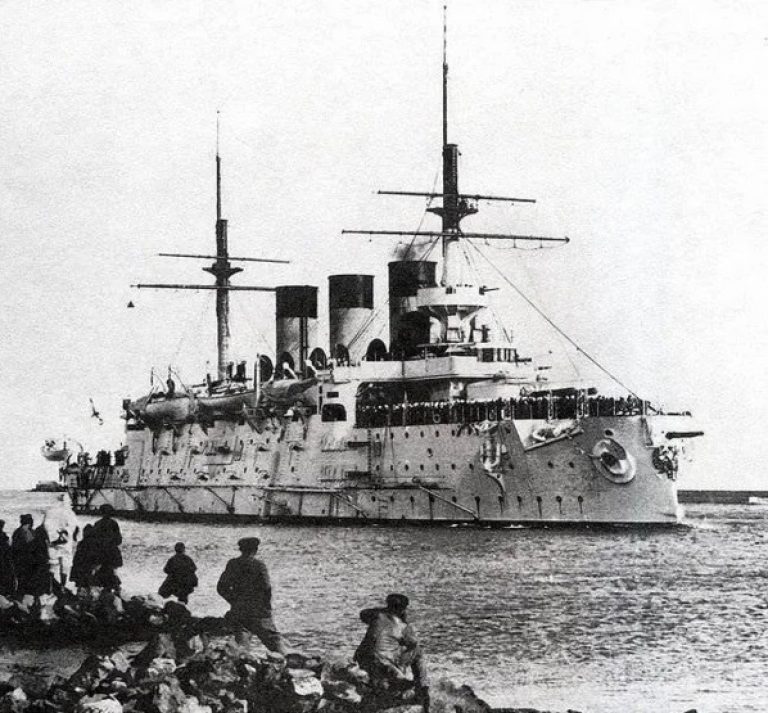 эскадренный броненосец «Ослябя» покидает Бизерту, 27 декабря 1903 года.