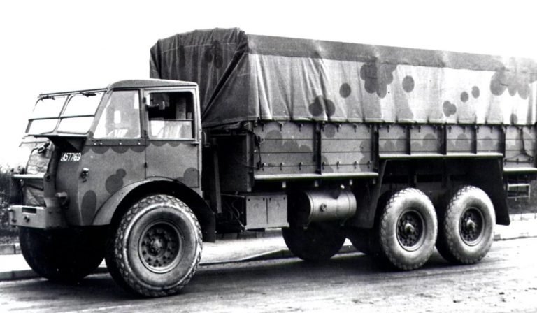 Тяжёлый военизированный грузовик Foden DG6/12 с дизельным двигателем и облицовкой кабины из стальных панелей