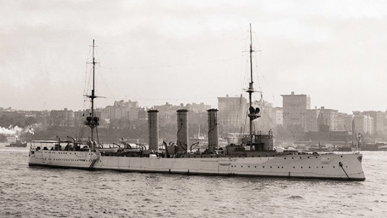  Бронепалубный крейсер «Дрезден» — единственный уцелевший корабль из эскадры фон Шпее. Фото из Библиотеки Конгресса США, отдел эстампов и фотографий (digital ID) ggbain.16727
