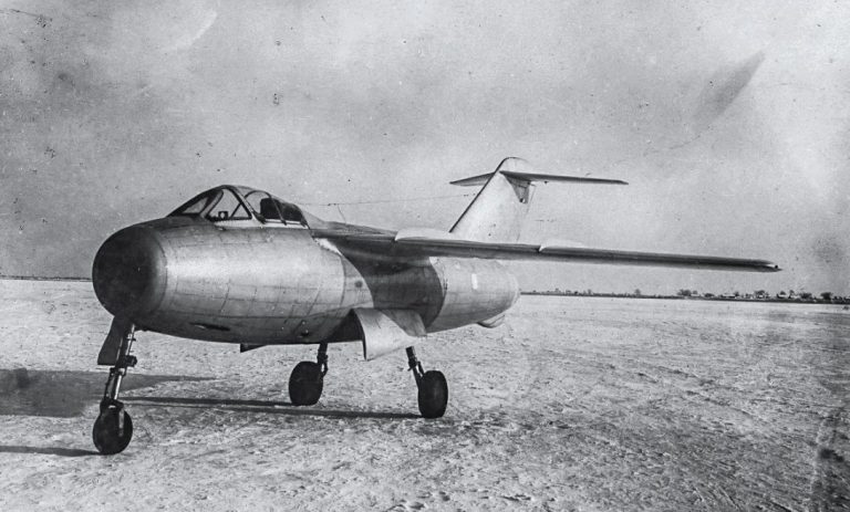 Первый прототип проекта Ла-174.