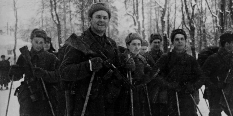 Бойцы отдельной мотострелковой бригады особого назначения НКВД СССР (ОМСБОН).