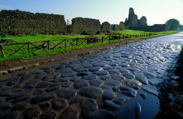 Необъяснимые детали в римских дорогах, о которых молчат историки