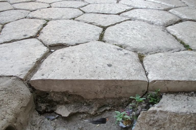 Необъяснимые детали в римских дорогах, о которых молчат историки