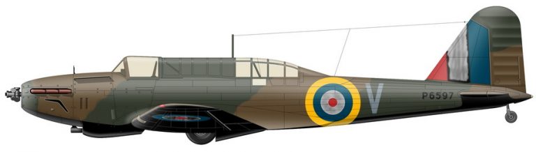 Battle P6597 “V” из состава 12-й эскадрильи RAF, в ночь на 20 августа 1940 года не вернувшийся из рейда на Булонь. Пилот пайлот-офицер Кук (P.W. Cook), штурман сержант Стюарт (J. Stewart) и стрелок-радист Харрисон (S.I. Harrison) попали в плен. Машина несёт стандартный камуфляж из зеленого Dark Green и коричневого Dark Earth на верхних и боковых поверхностях при чёрных нижних и стандартные же опознавательные знаки. Из бортовых кодов присутствует только индивидуальная буква, что стало обычной практикой части после её возвращения из Франции, а изображение бумеранга на носу является крайне редким примером бортовой живописи на бомбардировщиках того времени