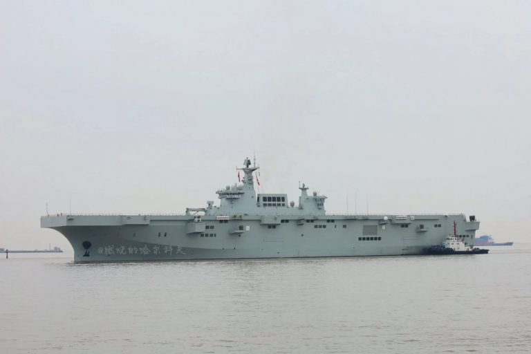 Ходовые испытания второго китайского десантного корабля-дока Тип 075