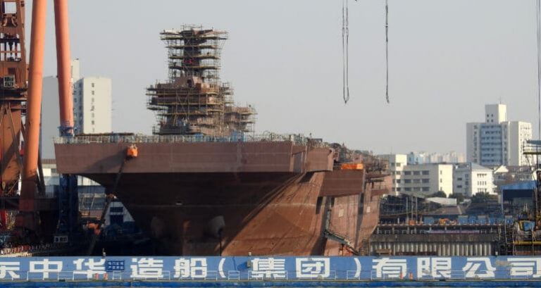 3-й вертолетоносец в достройке в Шанхае. Уровень готовности на декабрь 2020.