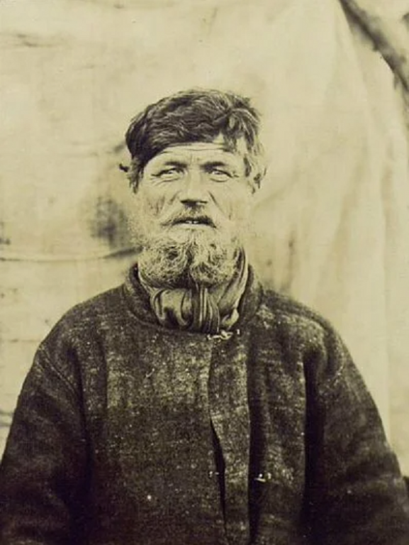 Фото мужчины 36 лет. Украина, 1894 год. Автор Дудин С.М. У меня дед, прошедший Финскую и Отечественную, в 65 моложе выглядел.
