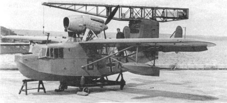летающая лодка-разведчик и легкий бомбардировщик Loire 130 на испытаниях в Травемюнде