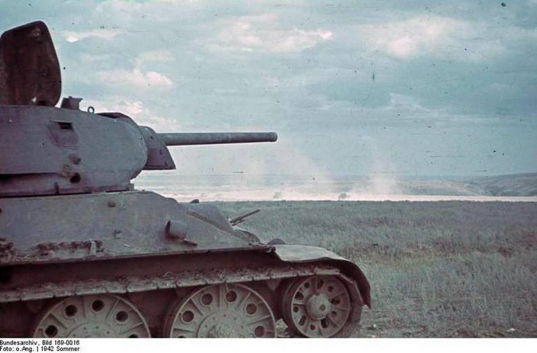 Почему Т-34 проиграл PzKpfw III, но выиграл у "Тигров" и "Пантер". Часть 1