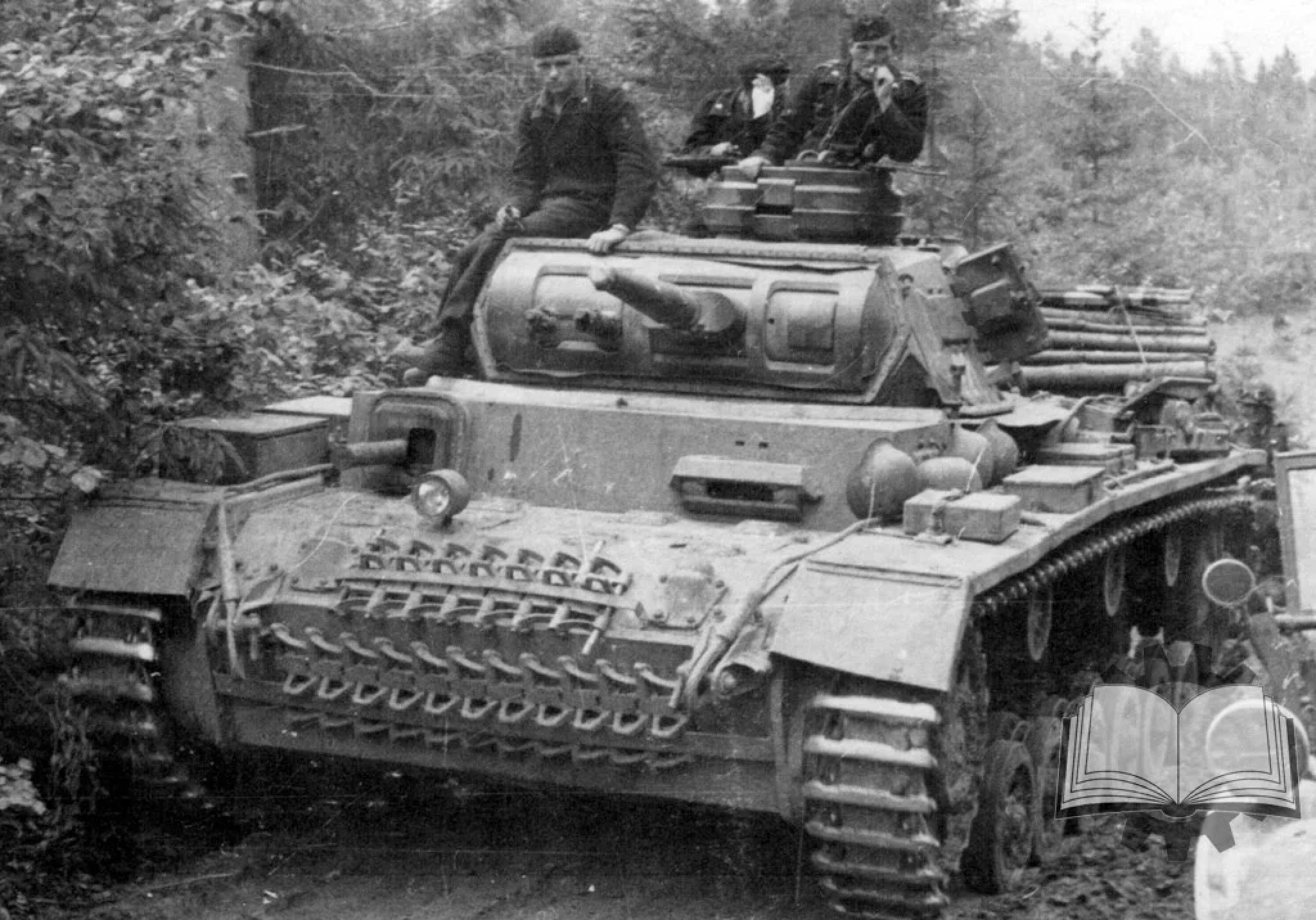 Танки гудериана. Tauchpanzer III. Танк Tauchpanzer III. Немецкий подводный танк Tauchpanzer III. Мост танк PZ III.