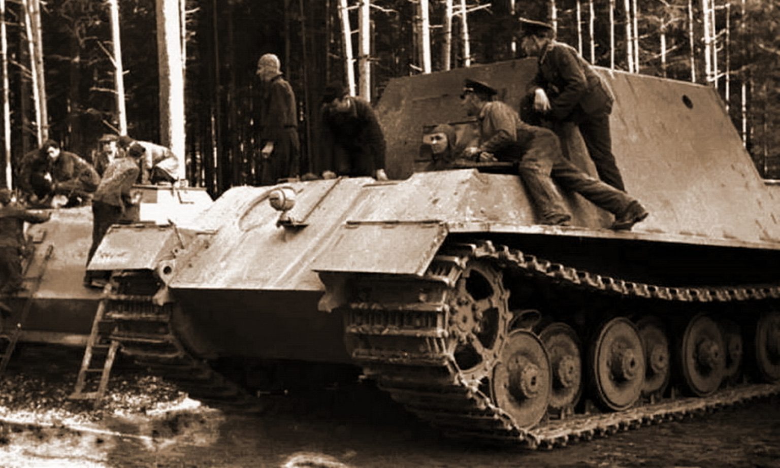 Jagdtiger prototype. Ягдтигр Порше. Ягдтигр Порше прототип. Противотанковая самоходная установка Jagdtiger (SDKFZ 186). Завод Нибелунгенверке танковый.