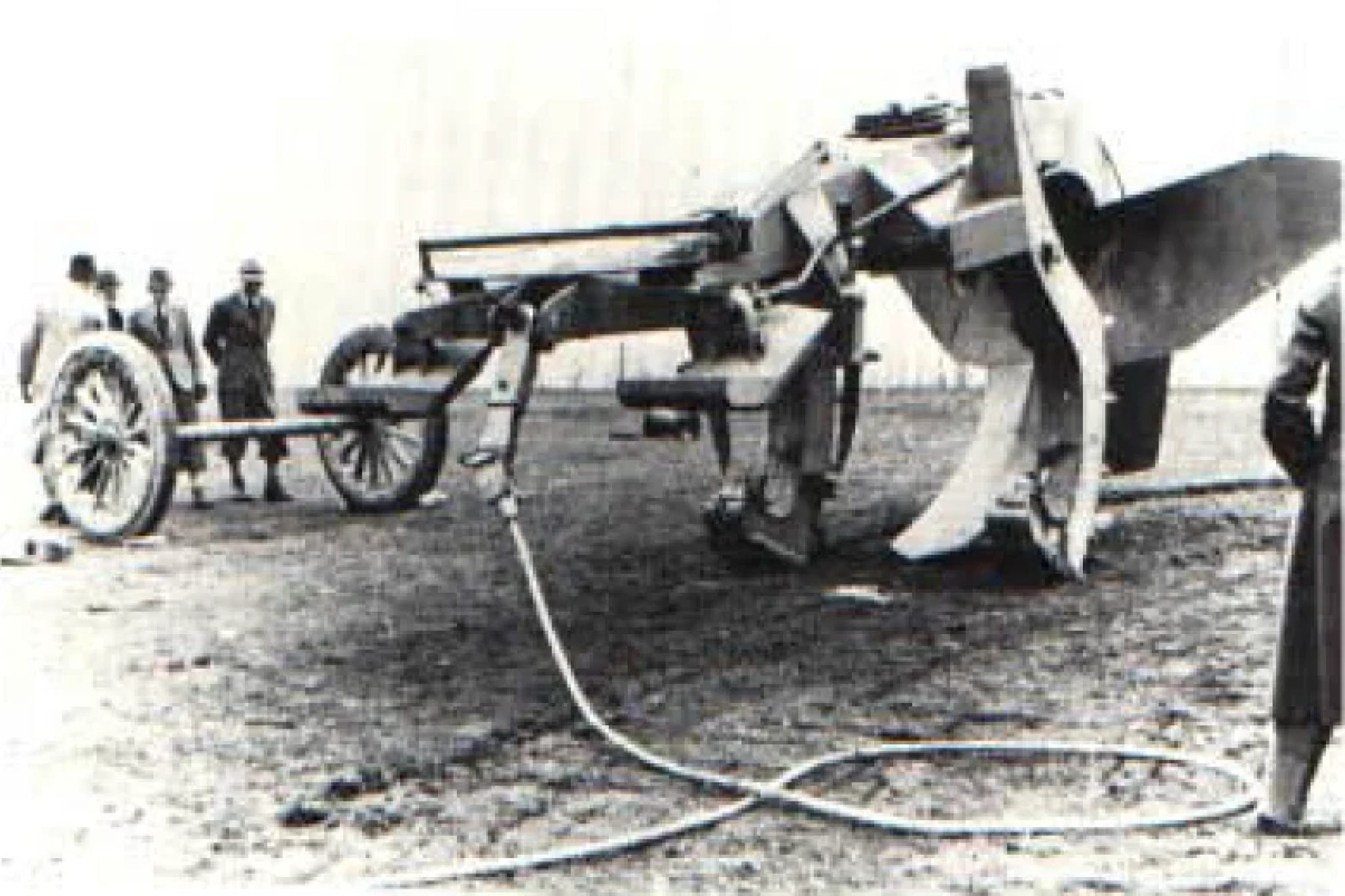 Плуг 1920. Первые машины для рытья траншей. Электропахота. Бронированный автомобиль похота. Электрический плуг