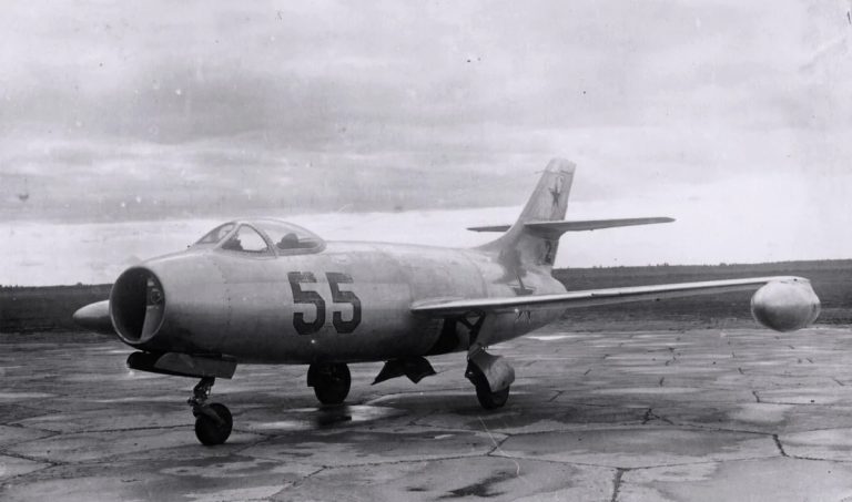  Истребитель Як-25 (первый). Источник фото: http://авиару.рф/