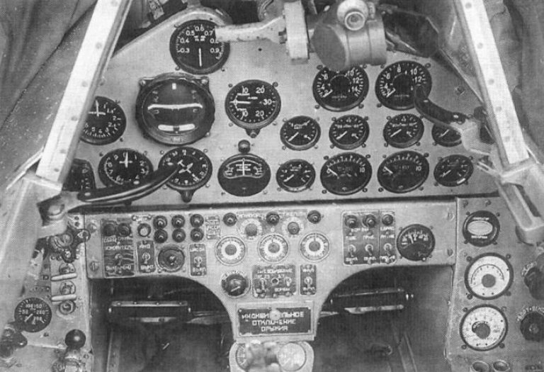 Почему советский истребитель Су-9 (первый) нельзя считать копией немецкого Me. 262 ?