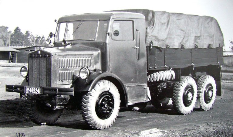 Прототип многоцелевого автомобиля «Татра-85» с восьмиступенчатой трансмиссией и средним размером колёсной базы в три метра. 1935 год