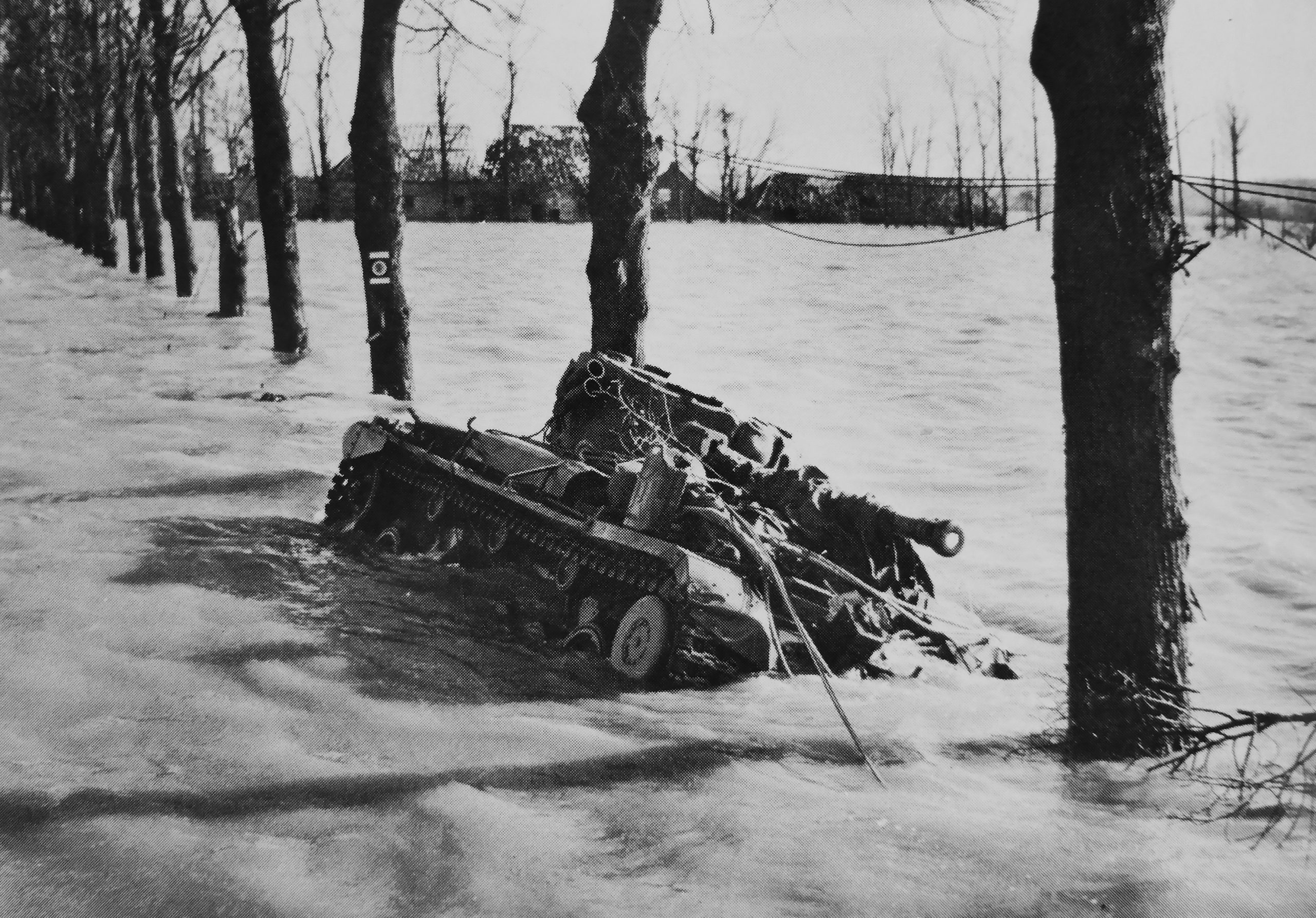 Осень 1944 года. Зюдендде Тельтов канал 1944 года. Valentine фото войны.