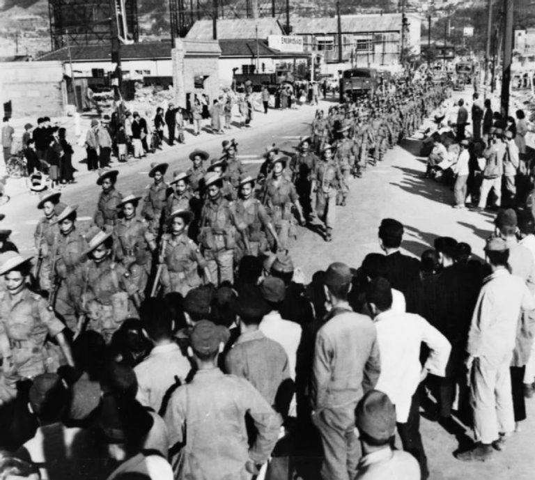       Британские оккупационные силы в Куре, Япония (май 1946 года)