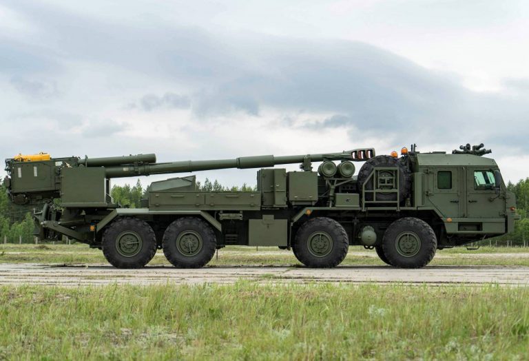 Российская колёсная 152 мм САУ будущего 2С43 "Мальва"